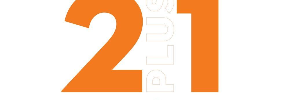 Die Zahl 21 in Orange und das Wort Plus in Weiß darunter. Darunter steht 'Garantieverlängerung'.